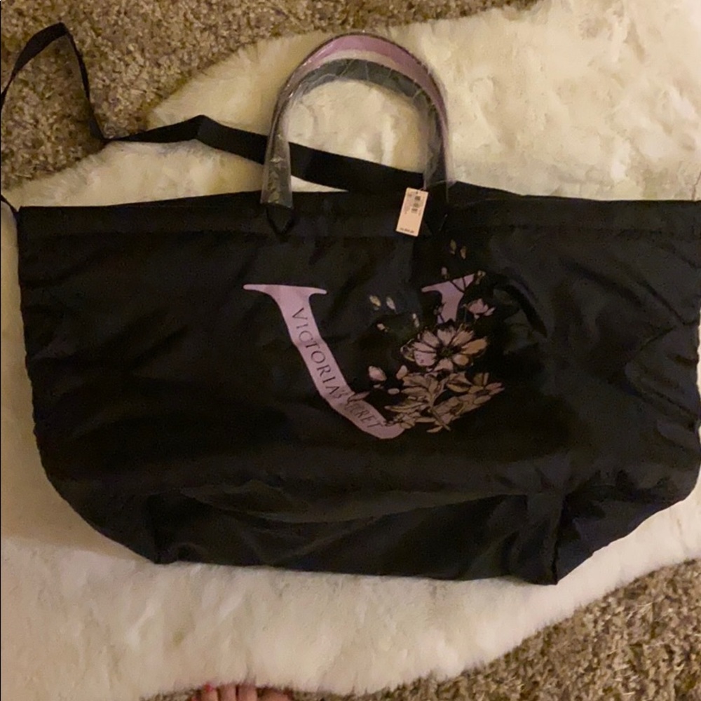 Brand New Victoria’s Secret black quilted